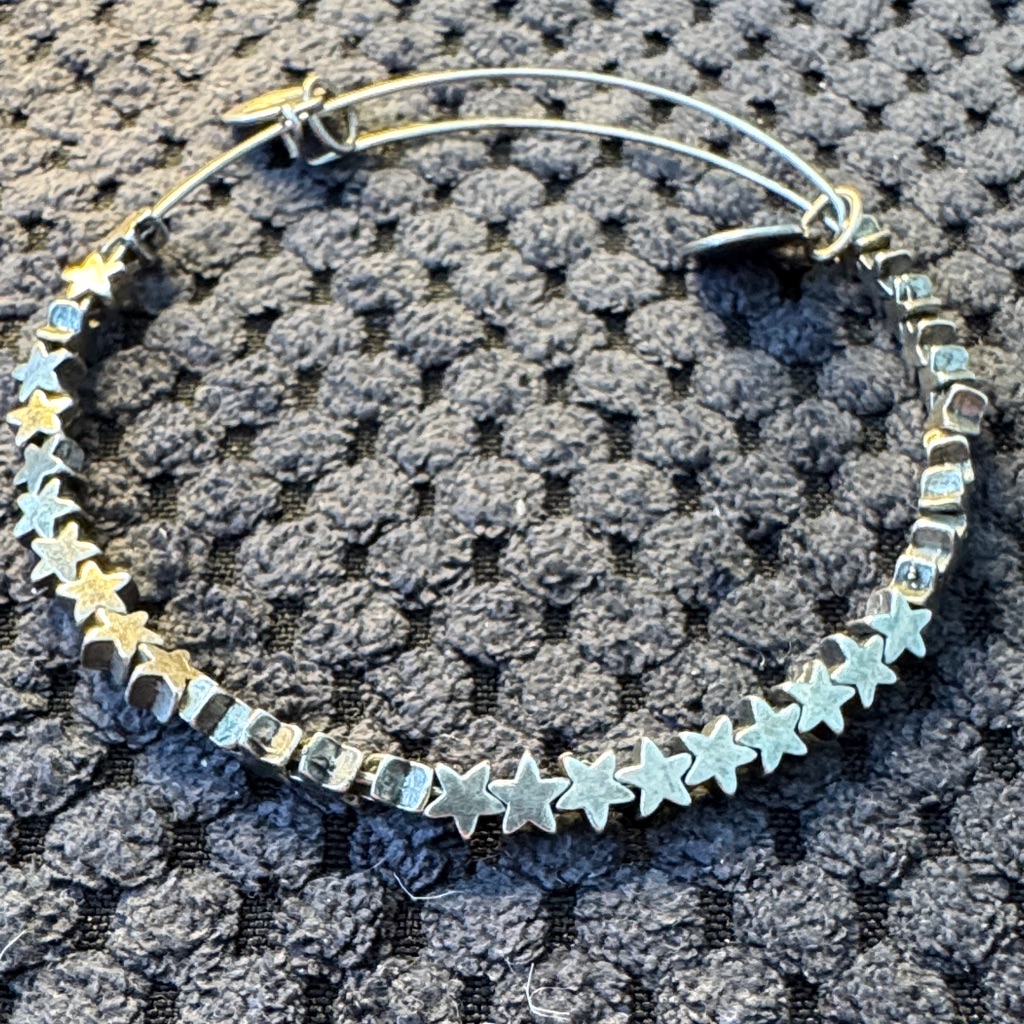 Alex And Ani Silver Tone Star Bracelet 15$